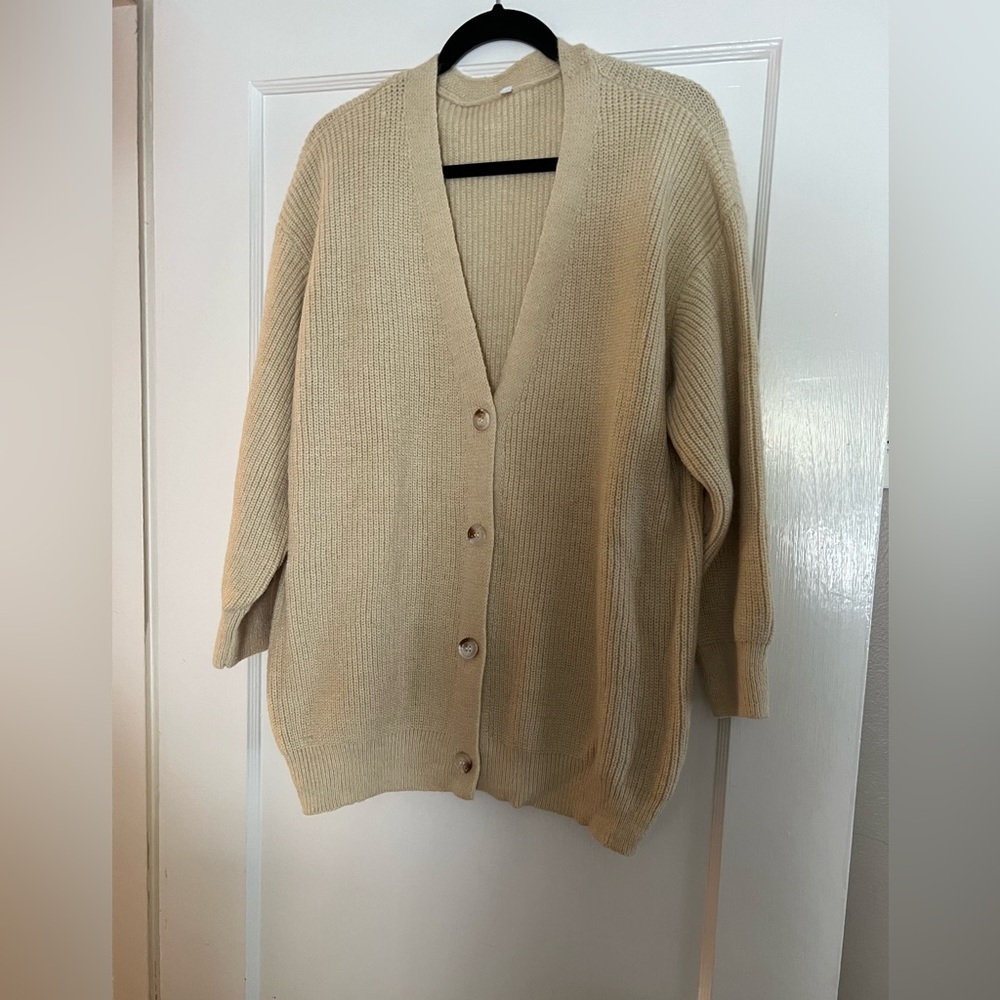 OVERSIZED CARDIGAN SIZE L $12